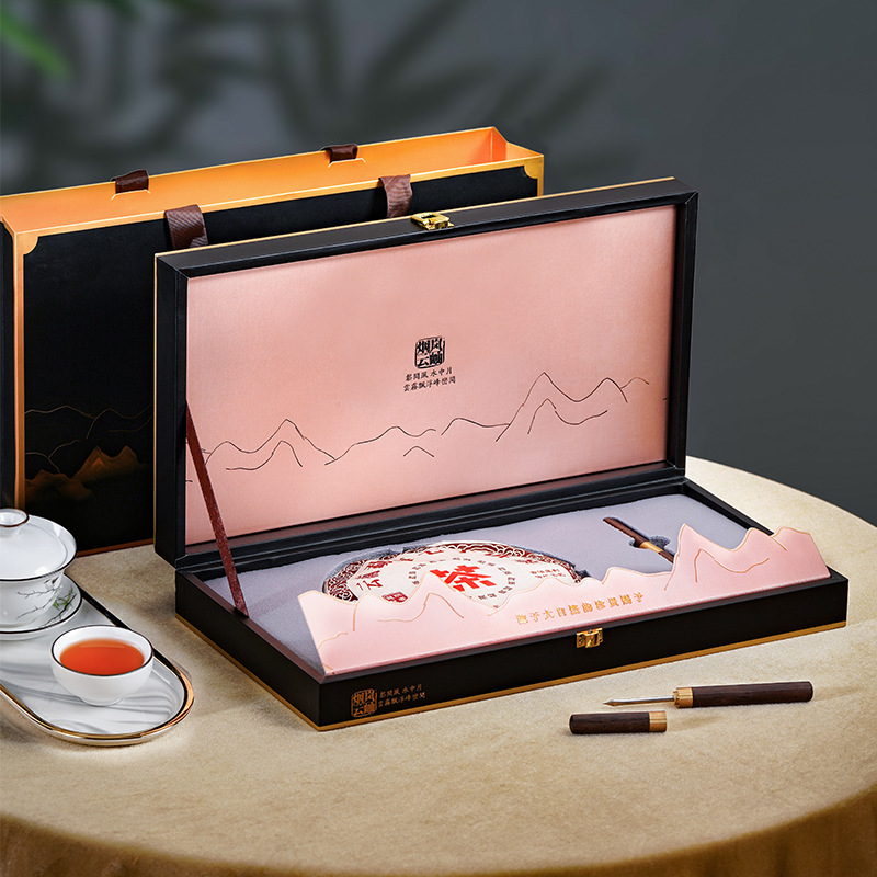 Yunnan Pu 'er tea, ripe tea cake, 357g, tea gift box, Chinese New Year gift, high-end business gift, accompanied by gift, wholesale