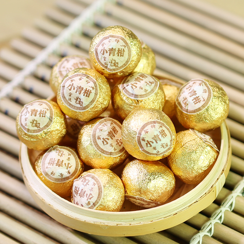 Yunnan Menghai origin manufacturers directly approved court Pu 'er cooked tea Xinhui tangerine peel small green citrus orange peel to make tangerine peel Pu' er